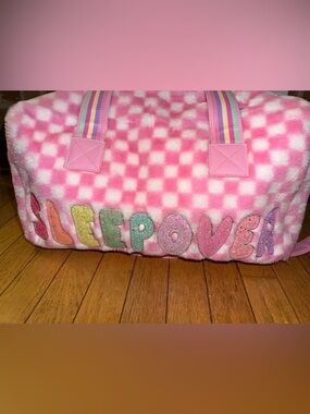 MISS GWEN’S OMG ACCESSORIES PINKWHITE FUR GINGHAM SLEEPOVER TRAVEL OVERNIGHT BAG